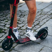 Skládací koloběžka NILS Extreme HM209T černá-červená